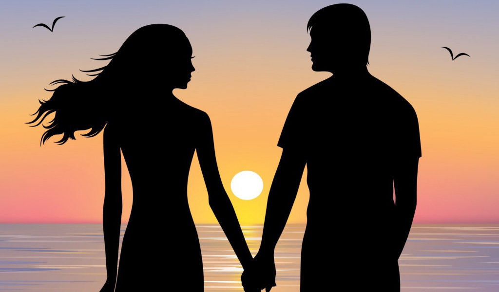 Влюблённая пара на берегу