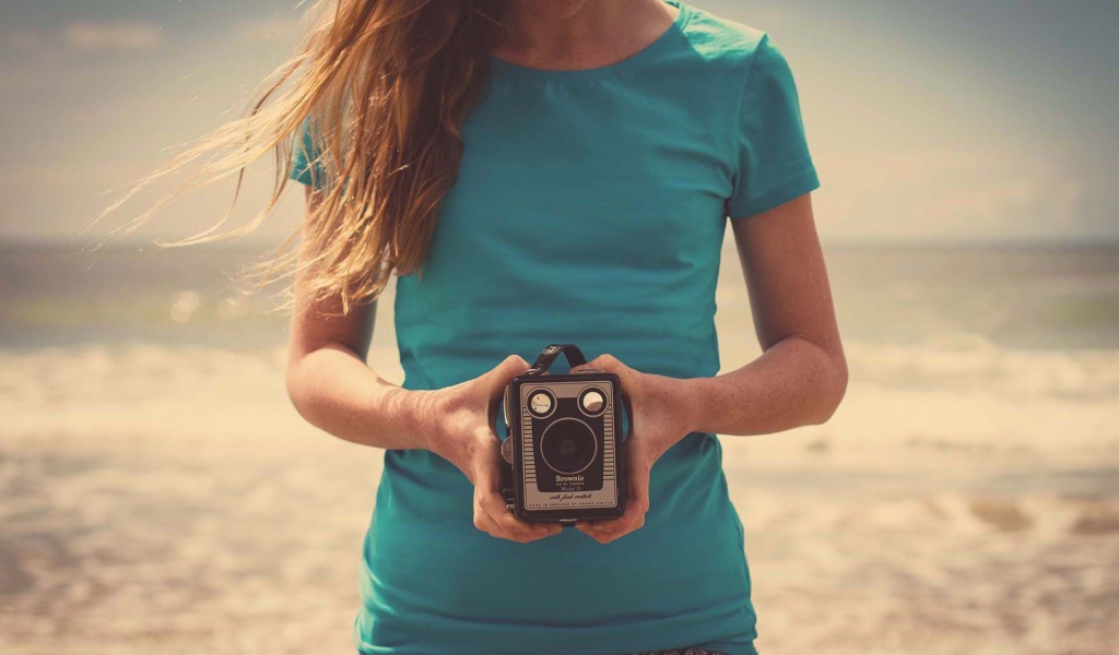 	   Girl with camera