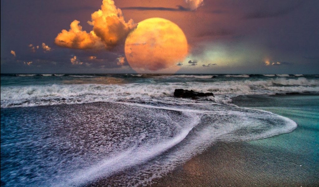 Большая желтая планета