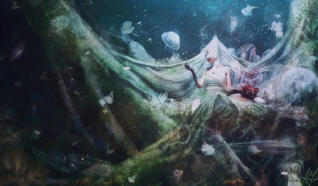 Девушка под водой