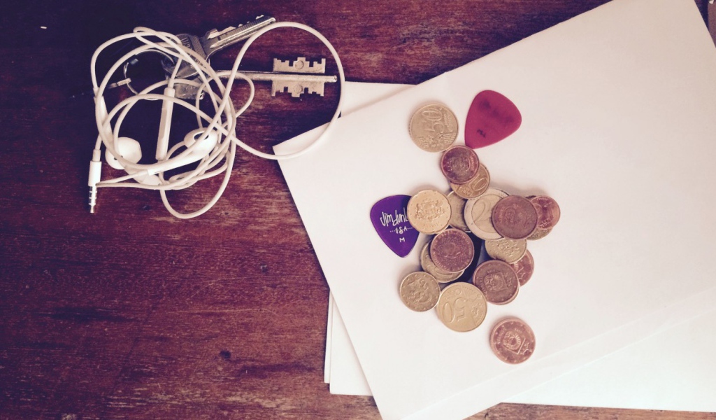 Монеты на листе