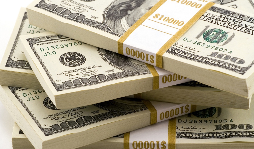 Стопка долларов