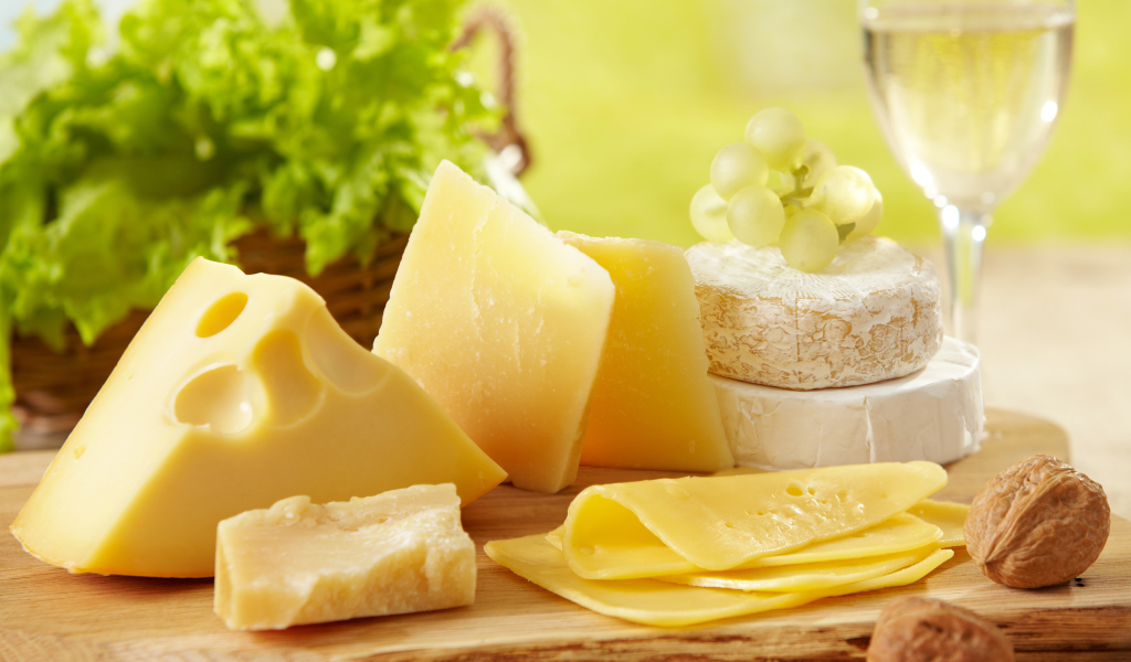 Сыр и орехи