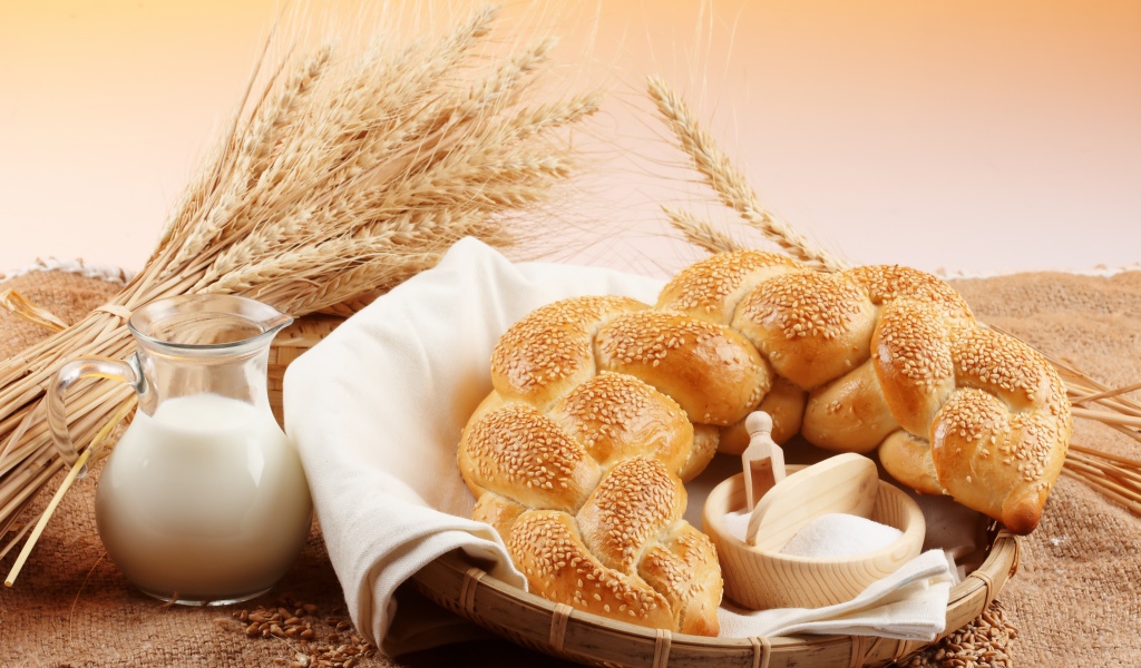 Калач с молоком