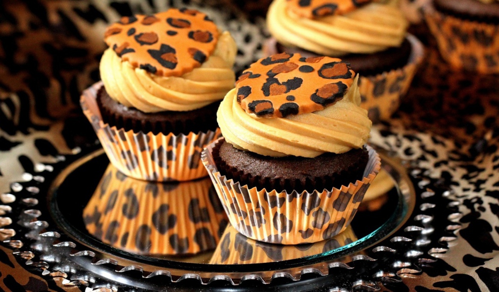Tiger cupcakes