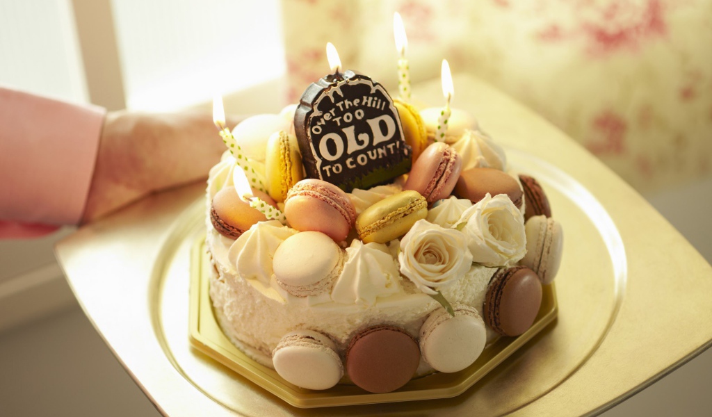 Торт со свечками