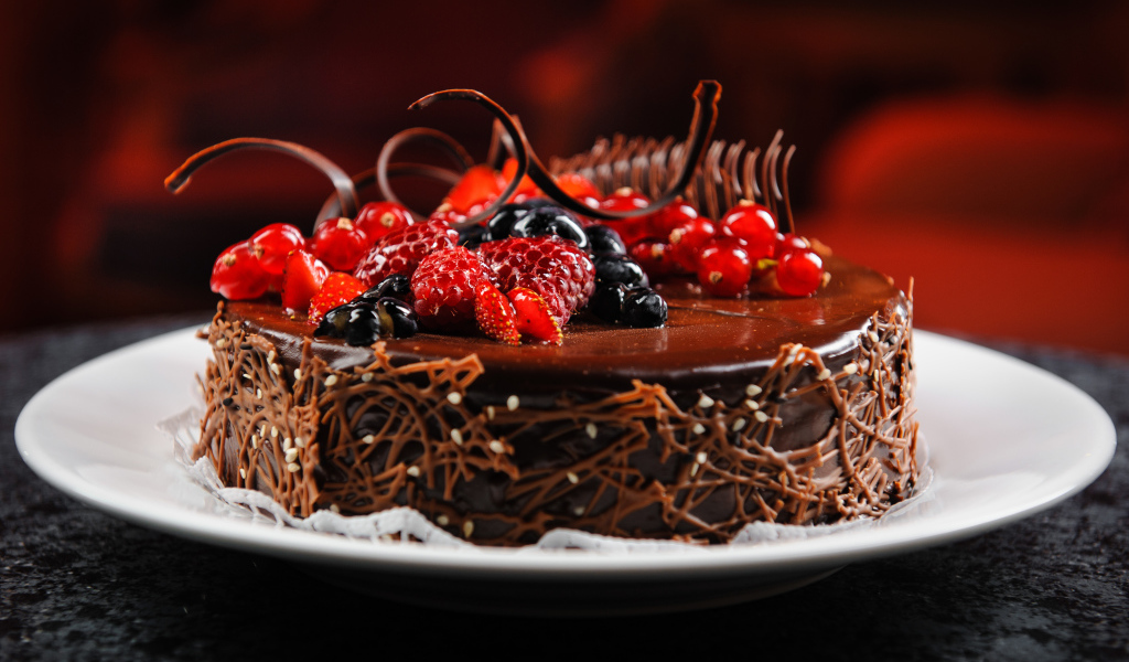 Chocolate cake with berries