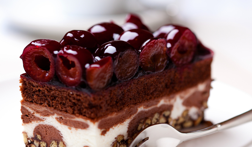 Десерт с вишней