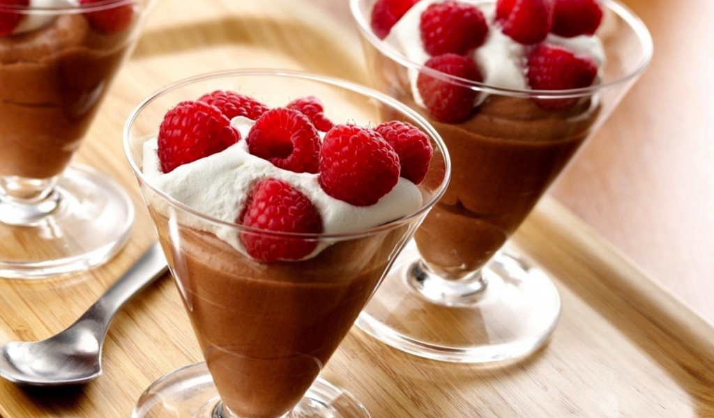 Малиновый десерт