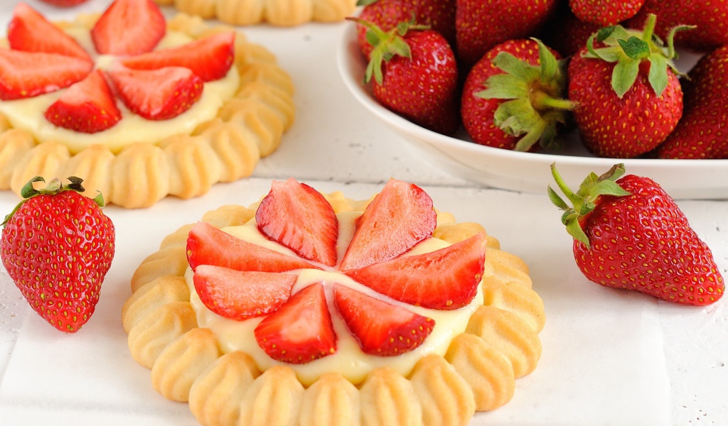 Клубничный десерт