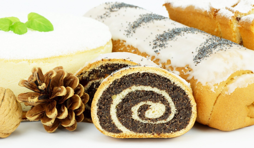 Сладкий рулет с маком