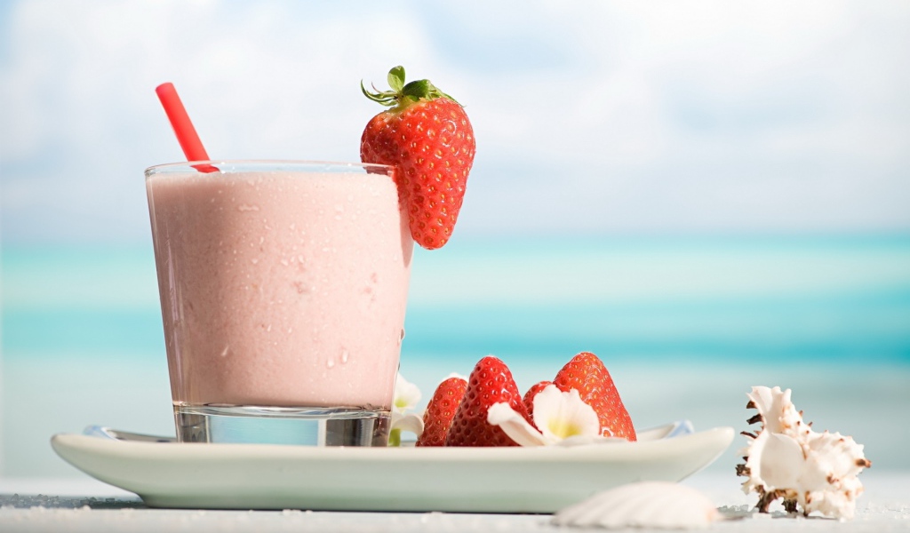 Клубничный коктейль