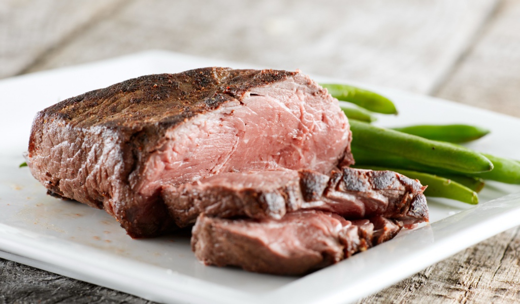 Аппетитный стейк