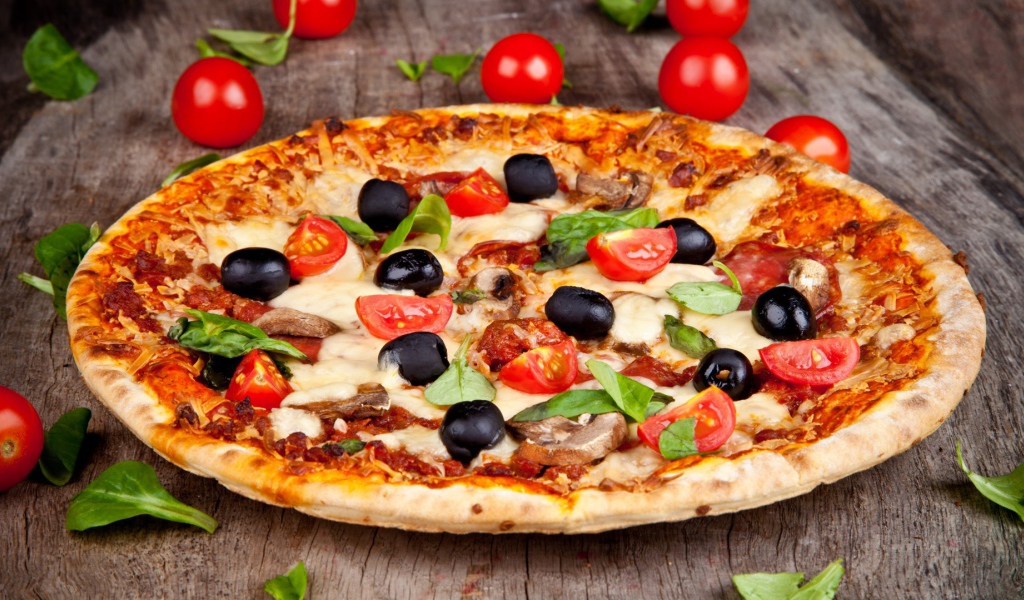 Пицца с помидорами