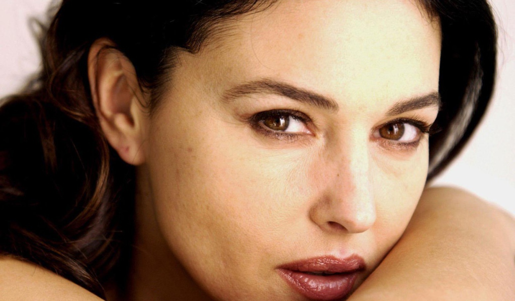 Красивая актриса Моника Беллуччи