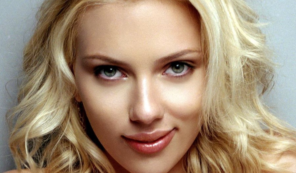 Красивая актриса Скарлетт Йоханссон