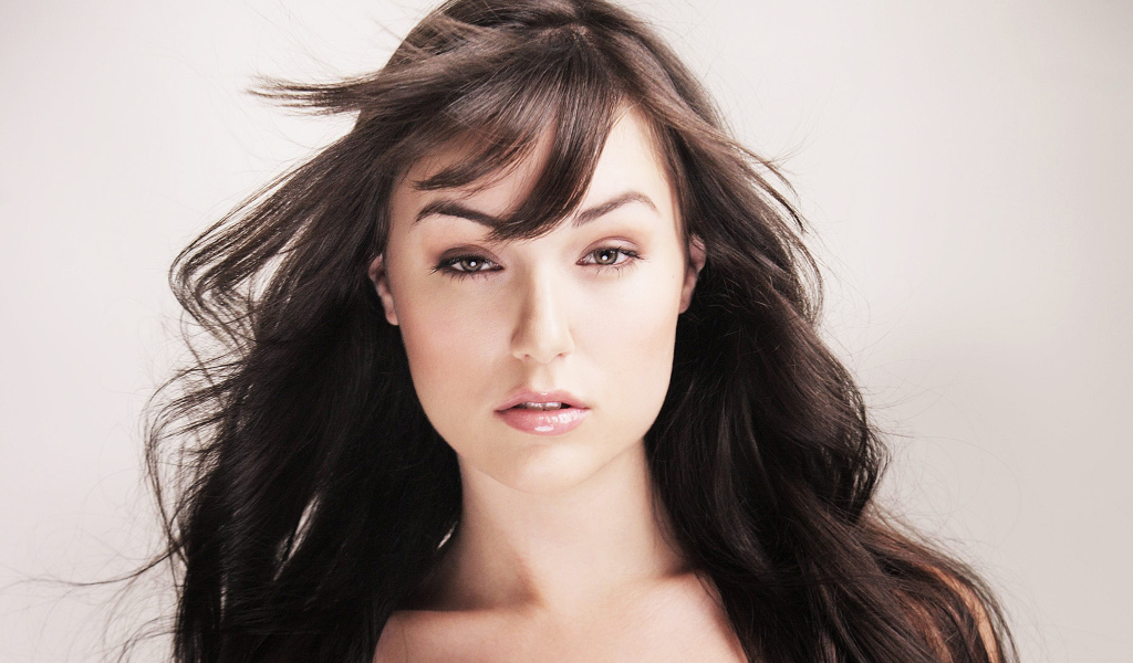 Красивая Саша Грей