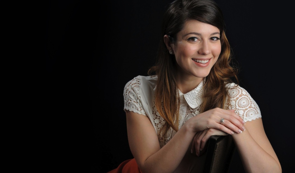 Красивая модель Мэри Элизабет