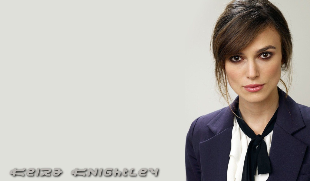 Кира Найтли в костюме