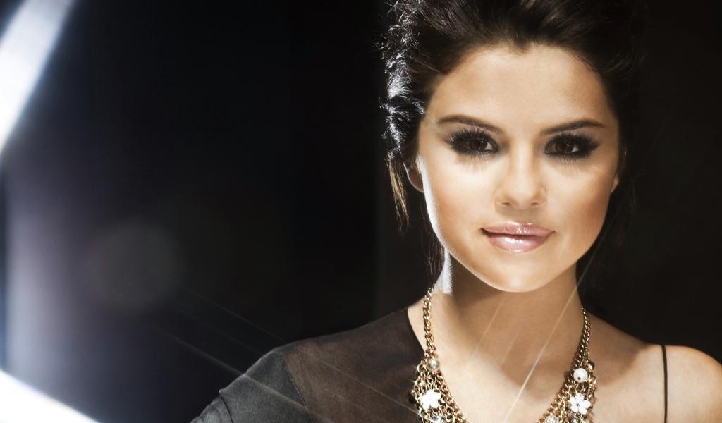 Популярная поп-певица Селена Гомес