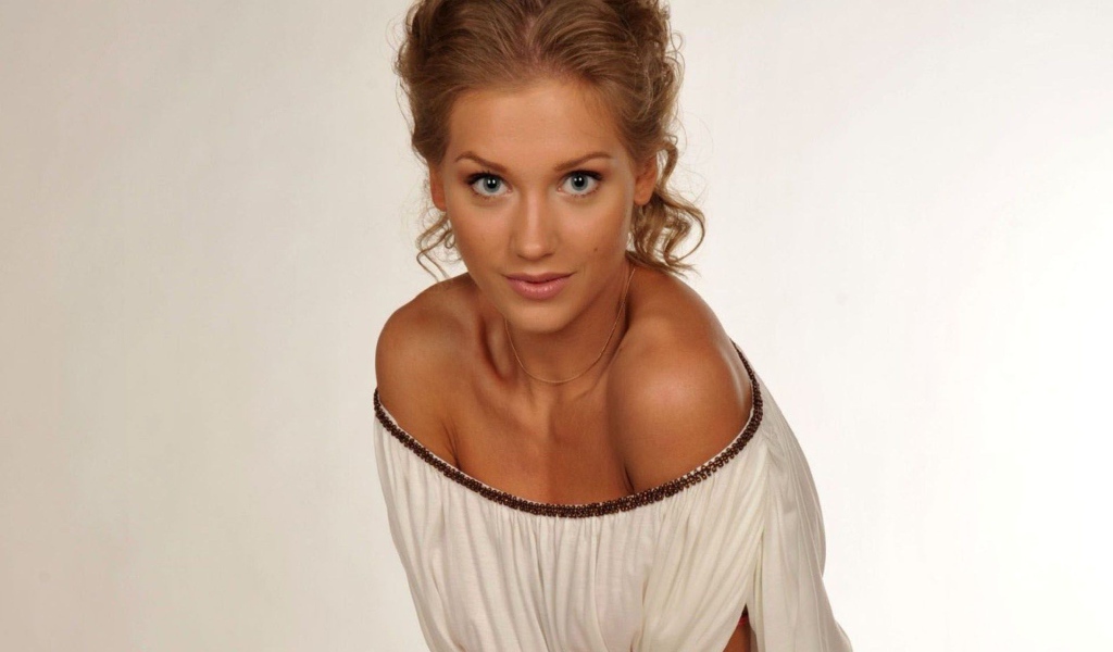 Красивая актриса Кристина Асмус