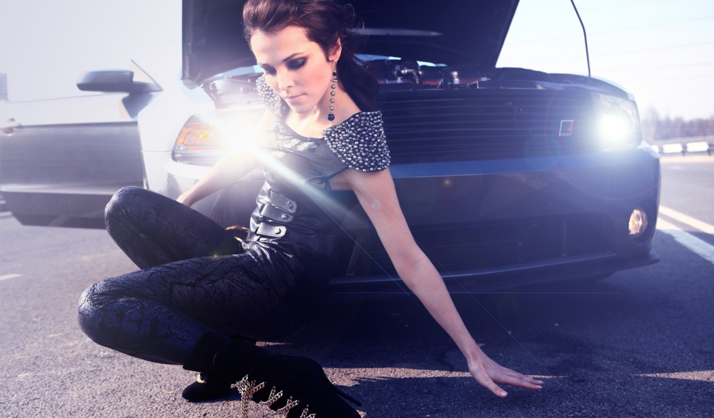 Красивая актриса Сати Казанова