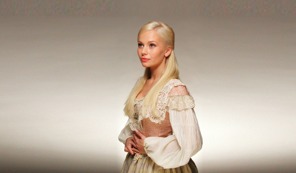 Известная модель Елена Корикова