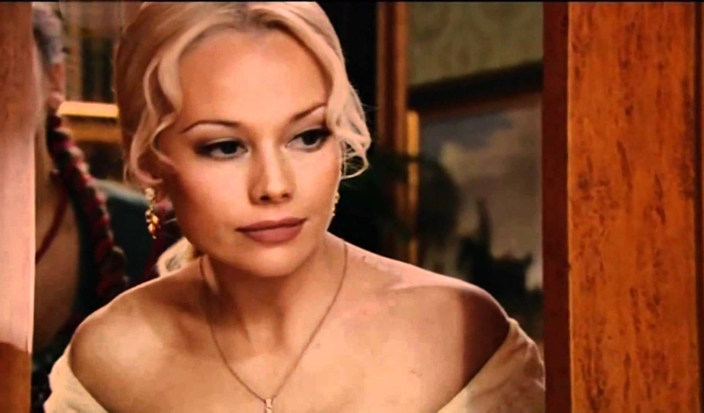 Очаровательная модель Елена Корикова