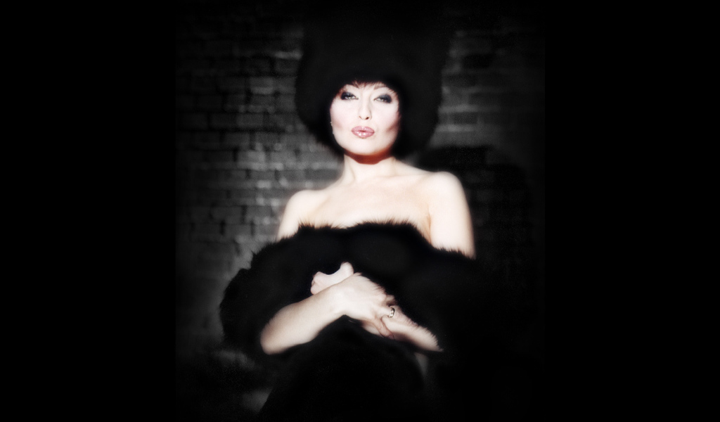 Знаменитая актриса Анжелика Варум