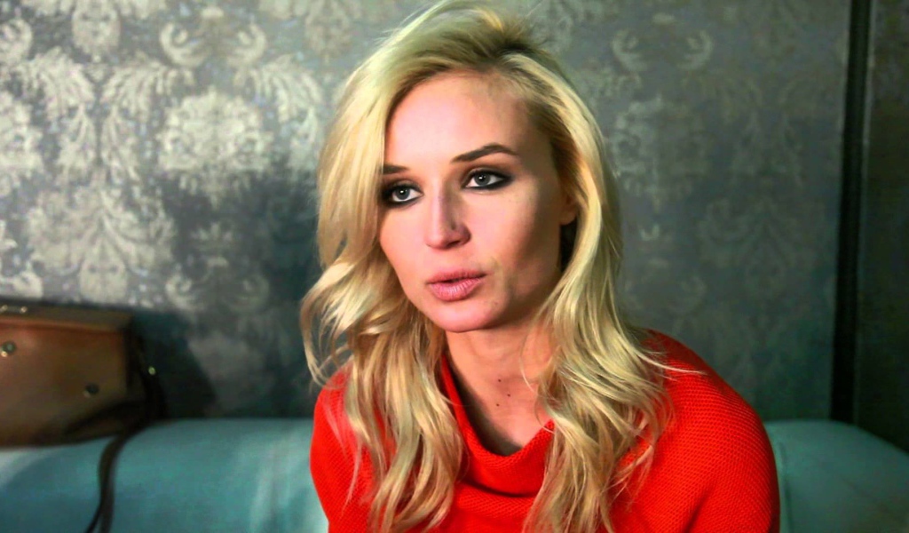 Красивая актриса Полига Гагарина