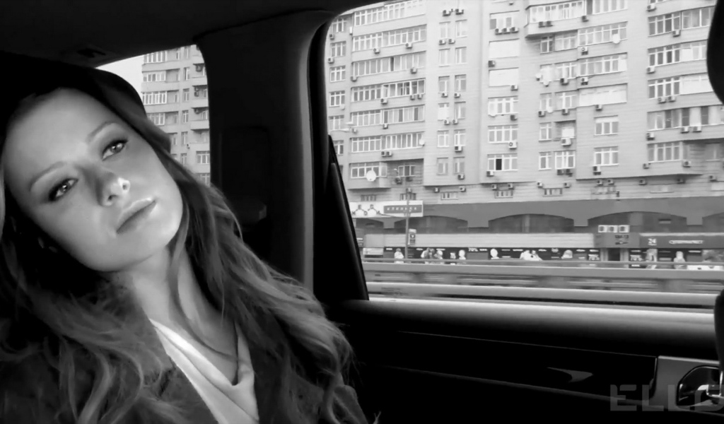 Красивая Юлия Савичева