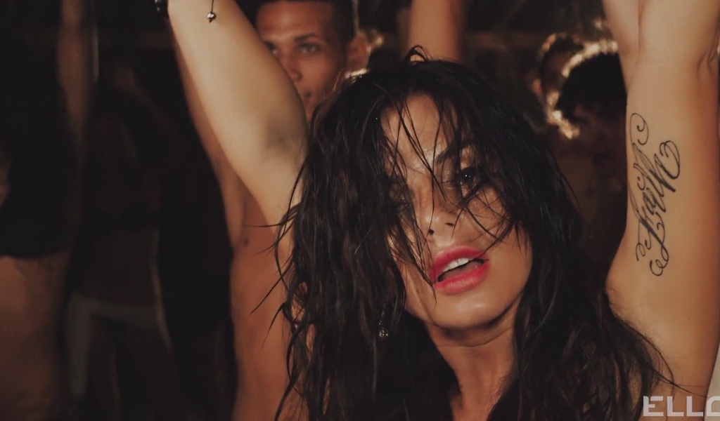 Очаровательная Юлия Волкова