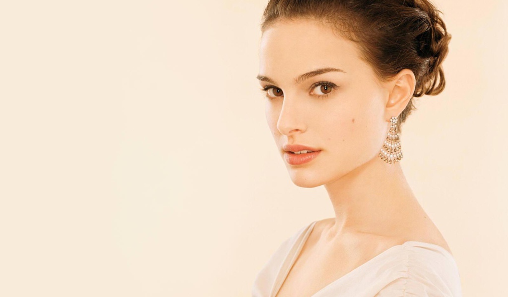 Очаровательная модель Натали Портман