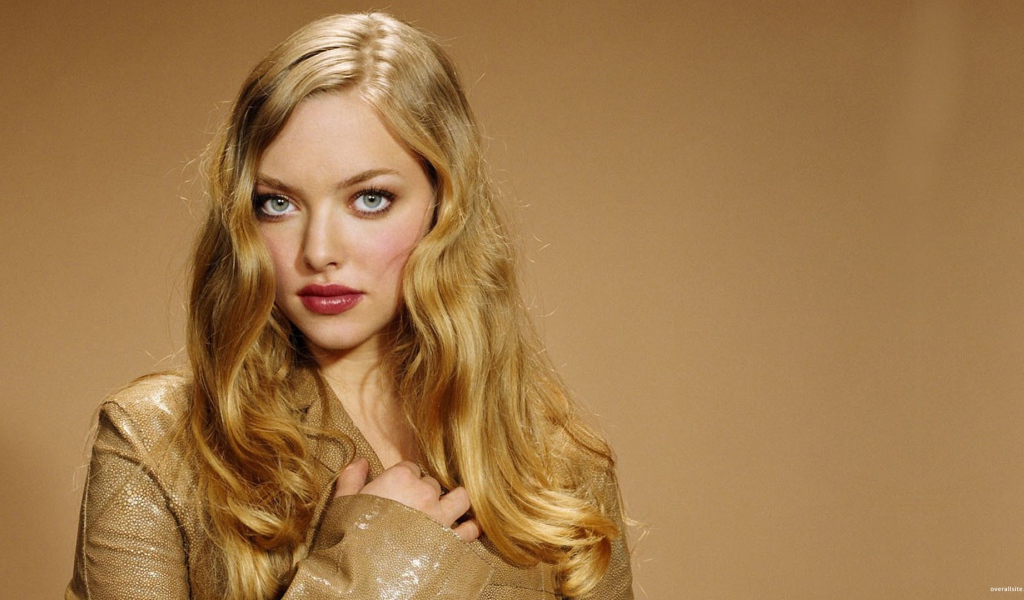 Красивая Аманда Сайфред