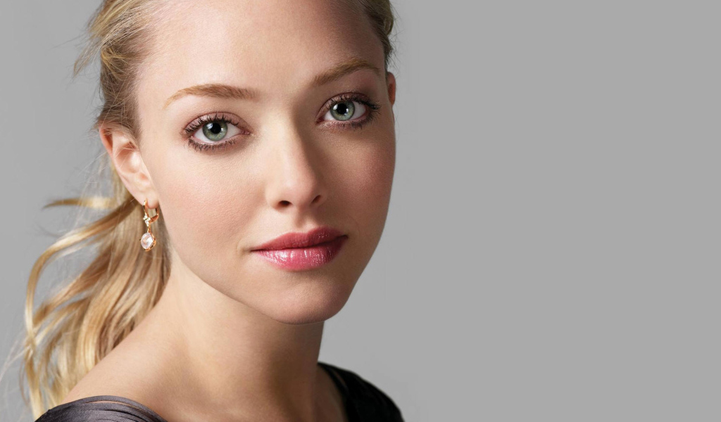 Прекрасная актриса Аманда Сайфред