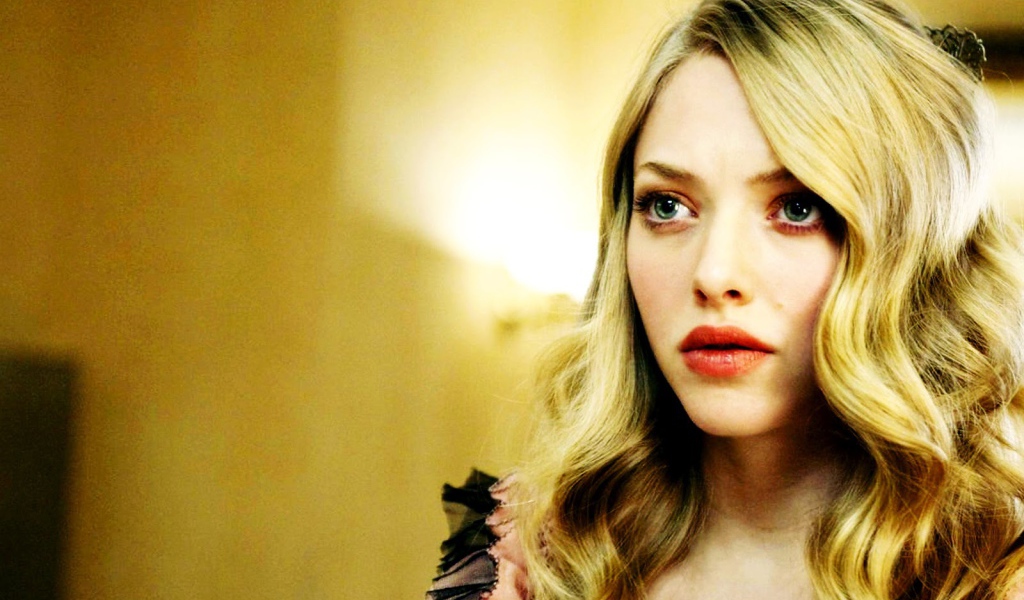 Популярная модель Аманда Сайфред