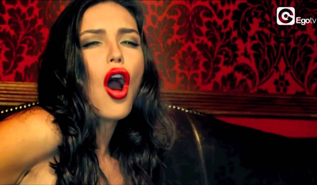 Красивая Елена Темникова