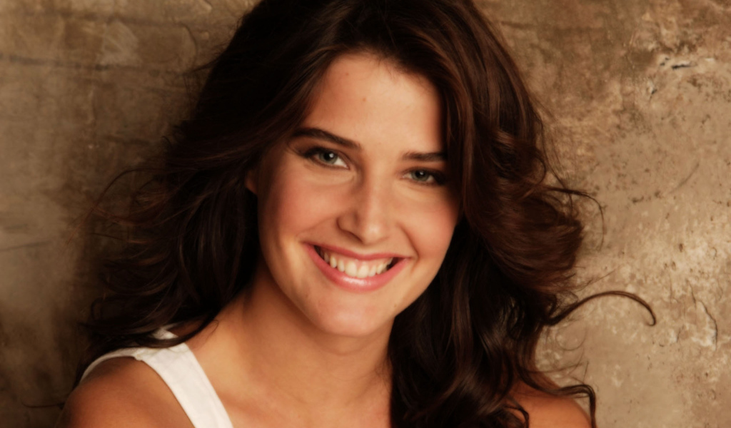 Знаменитая Коби Смолдерс