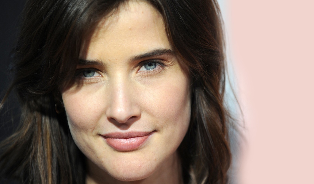 Модель Коби Смолдерс