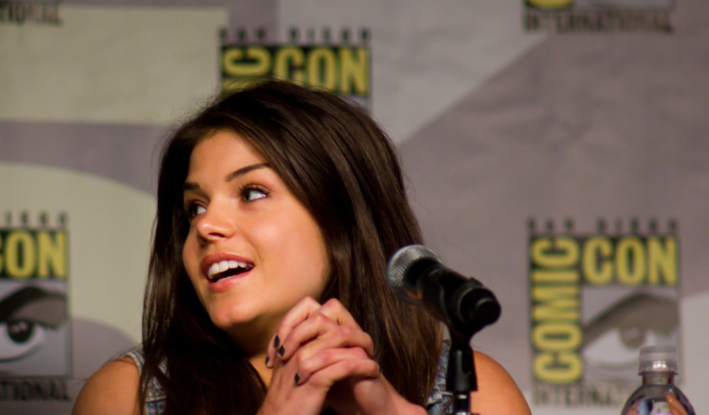 Актриса Мари Авгеропулос