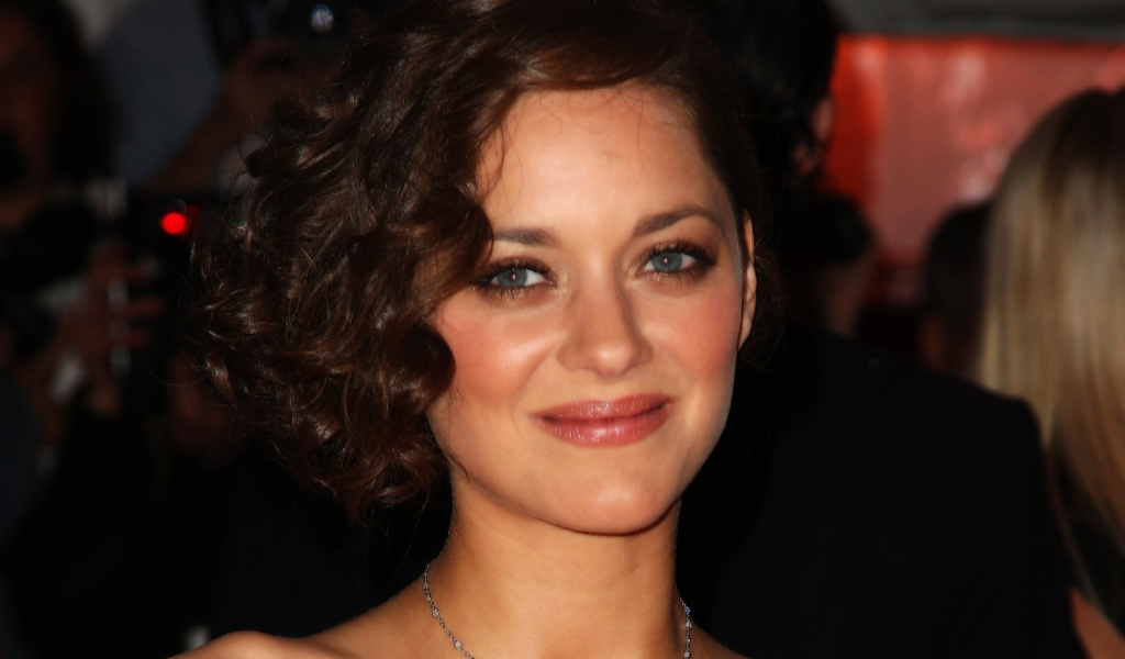 Очаровательная Марион Котийяр