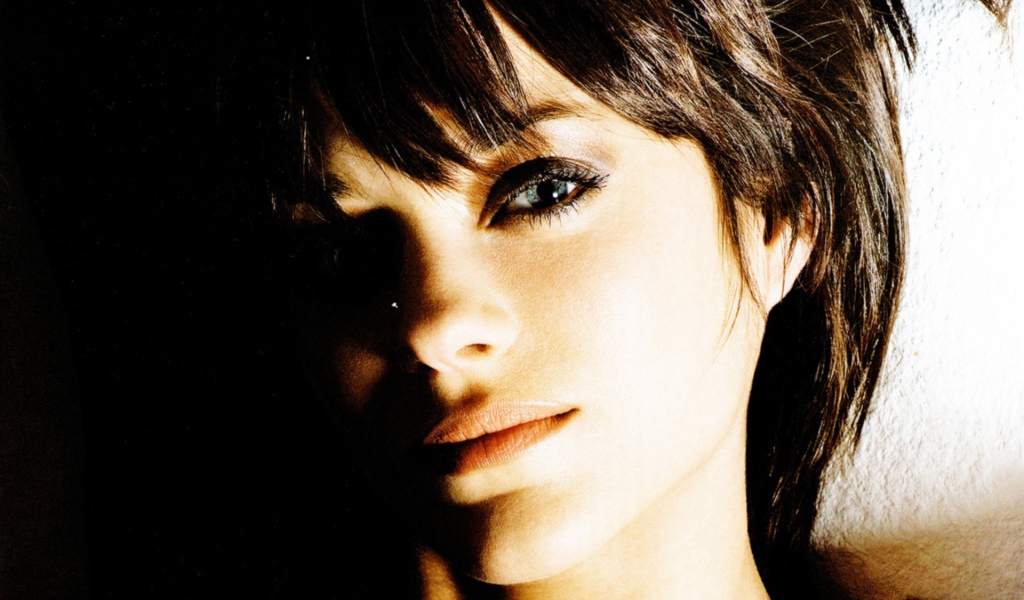 Очаровательная модель Марион Котийяр