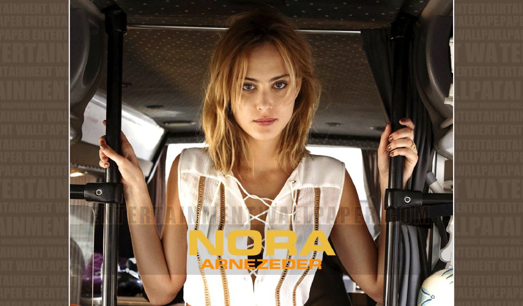 Красивая Нора Арнезедер