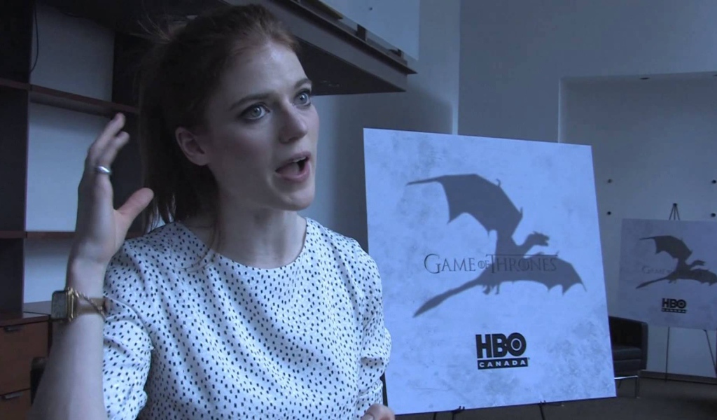 Очаровательная Роуз Лесли