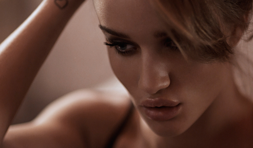 Актриса Роузи Хантингтон-Уайтли