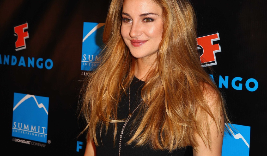 Популярная Шейлин Вудли