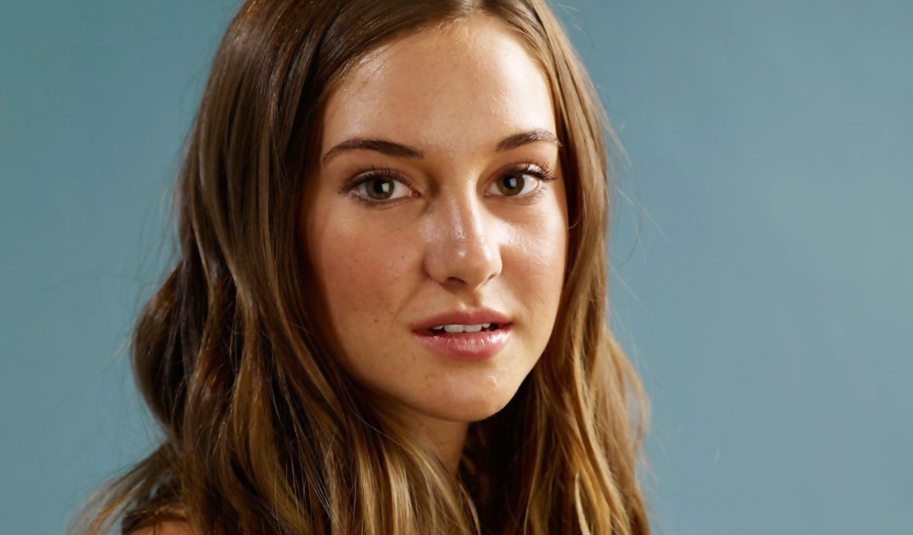 Красивая Шейлин Вудли