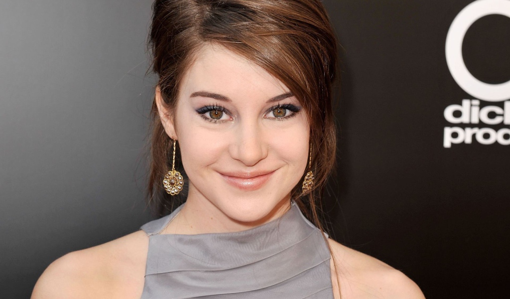 Знаменитая актриса Шейлин Вудли