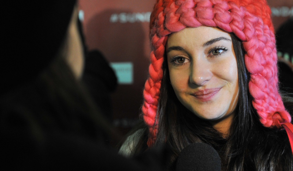 Красивая актриса Шейлин Вудли