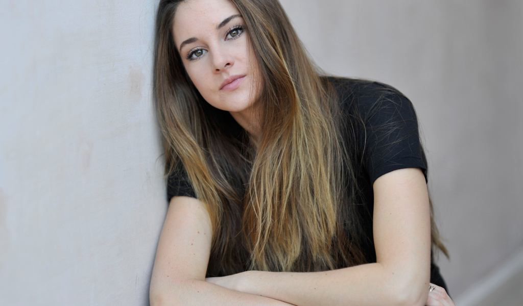 Очаровательная модель Шейлин Вудли